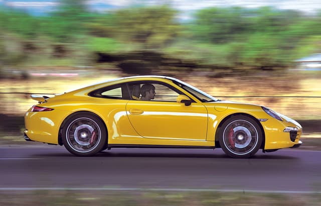 Porsche 911 Carrera 4S review, test drive