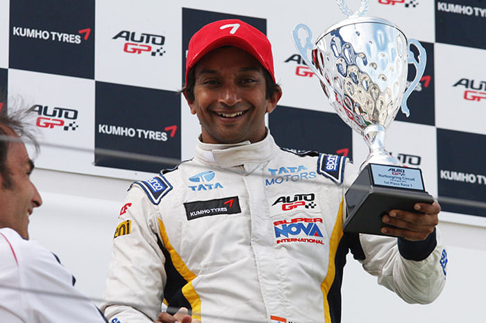Lights to flag win for Narain at Nurburgring