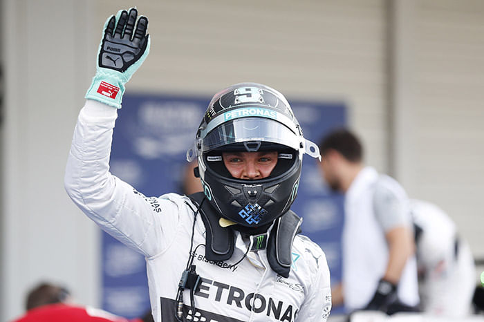 F1: Rosberg beats Hamilton to Japanese GP pole