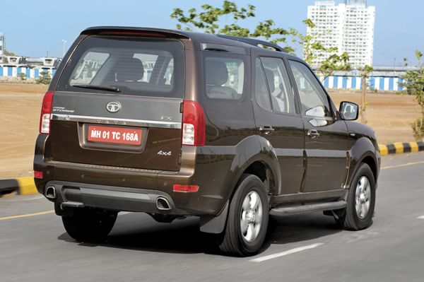 Tata Safari Storme facelift vs Mahindra Scorpio comparison