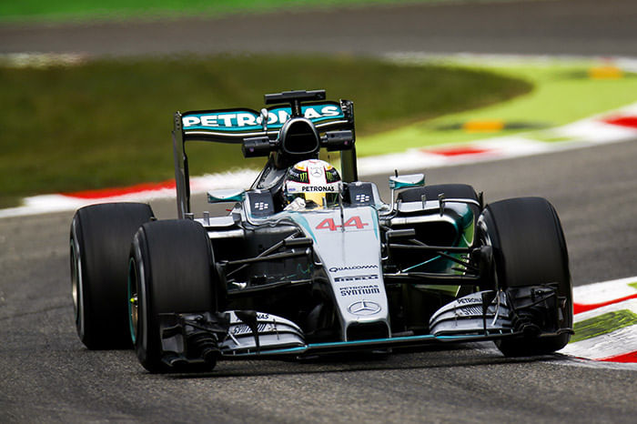 Italian GP: Hamilton edges Rosberg at Monza
