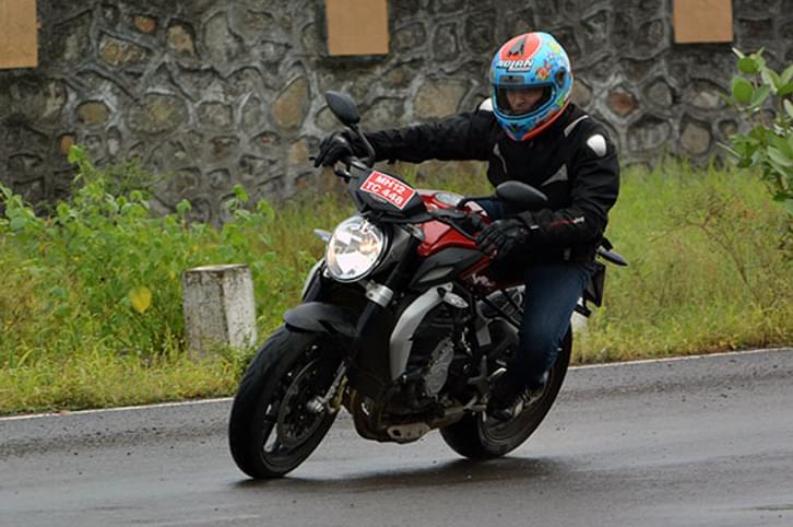 2015 MV Agusta Brutale 800 review, first ride 2015 MV Agusta Brutale 800 review, first ride