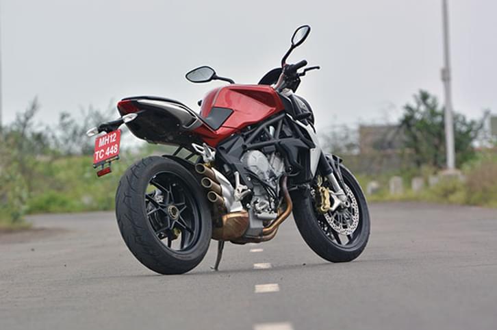 2015 MV Agusta Brutale 800 review, first ride 2015 MV Agusta Brutale 800 review, first ride