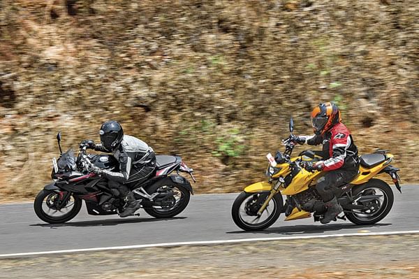 TVS Apache RTR 200 vs Bajaj Pulsar RS 200