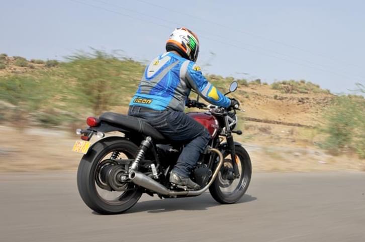 Triumph Street Twin review, road test Triumph Street Twin review, road test