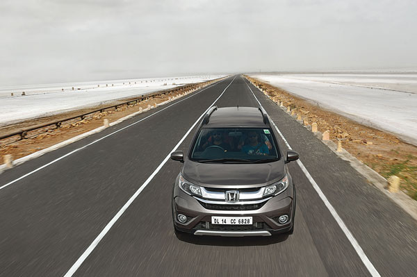 Desert Hunt: Honda BR-V Desert Hunt: Honda BR-V