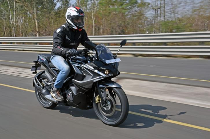 2017 Bajaj Pulsar RS200 review, first ride 2017 Bajaj Pulsar RS200 review, first ride
