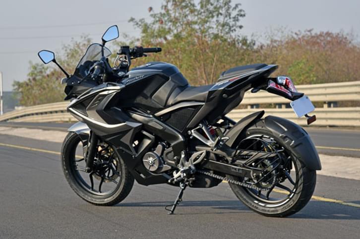 2017 Bajaj Pulsar RS200 review, first ride 2017 Bajaj Pulsar RS200 review, first ride