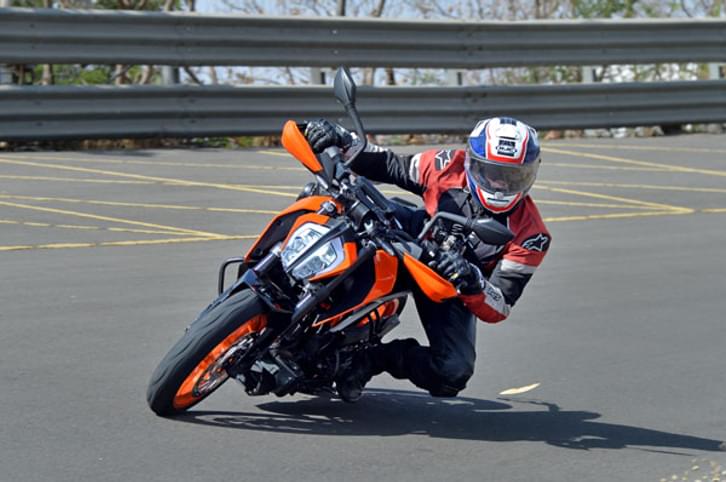 2017 KTM Duke 390 review, test ride 2017 KTM Duke 390 review, test ride