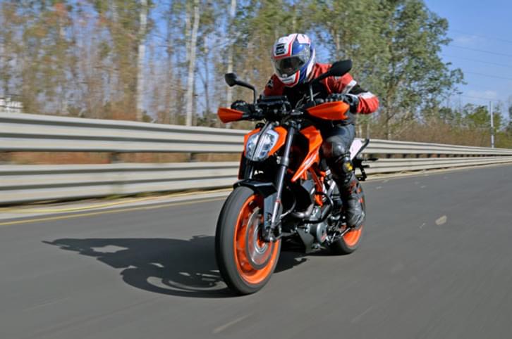 2017 KTM Duke 390 review, test ride 2017 KTM Duke 390 review, test ride