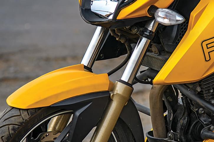 TVS Apache RTR 200 long term review, first report TVS Apache RTR 200 long term review, first report