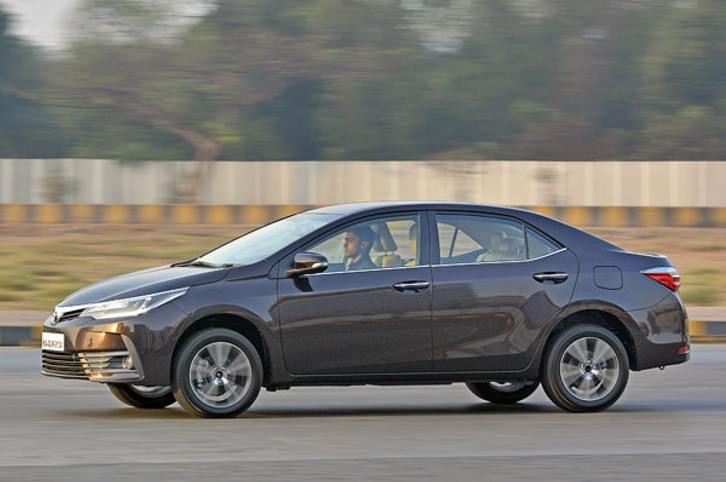 2017 Toyota Corolla Altis facelift review, test drive 2017 Toyota Corolla Altis facelift review, test drive