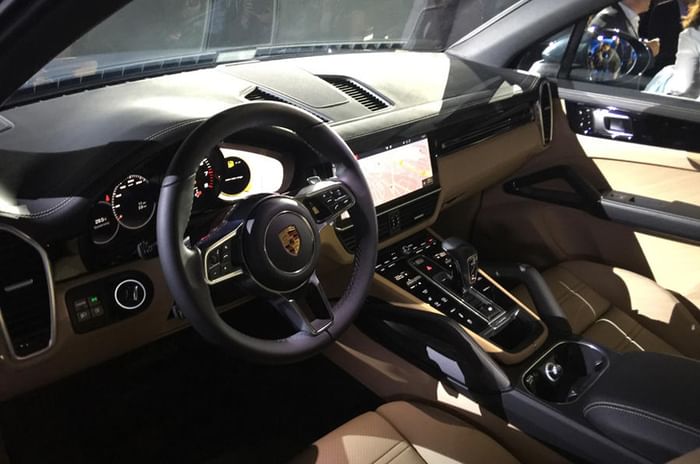 All-new Porsche Cayenne Turbo debuts at Frankfurt