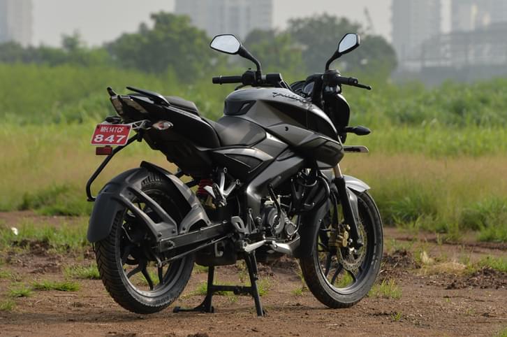 2017 Pulsar NS160 vs FZ-S FI vs Gixxer vs Hornet comparison 2017 Pulsar NS160 vs FZ-S FI vs Gixxer vs Hornet comparison