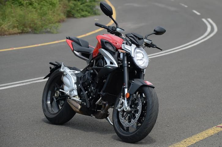 2017 MV Agusta Brutale 800 India review, test ride 2017 MV Agusta Brutale 800 India review, test ride