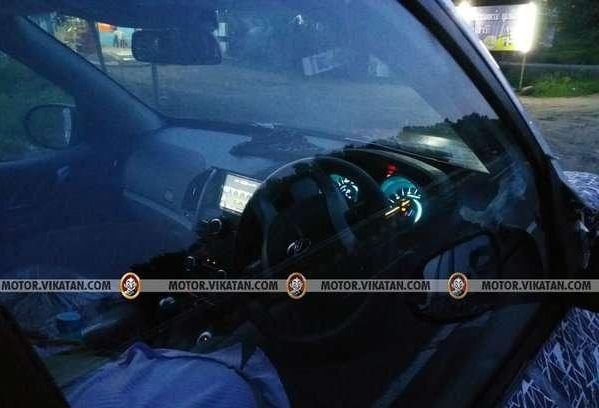 2018 Mahindra XUV500 facelift spied