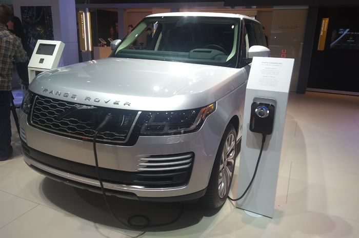 2018 Range Rover Sport and P400e showcased in LA