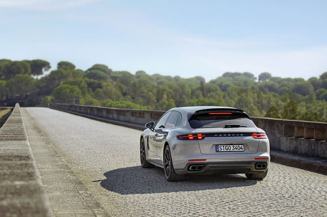 Porsche Panamera Sport Turismo review, test drive