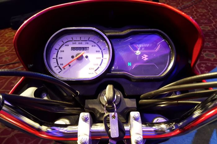 2018 Bajaj Platina ComforTec showcased