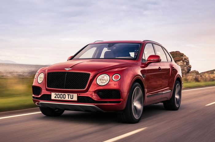 2018 Bentley Bentayga V8 revealed