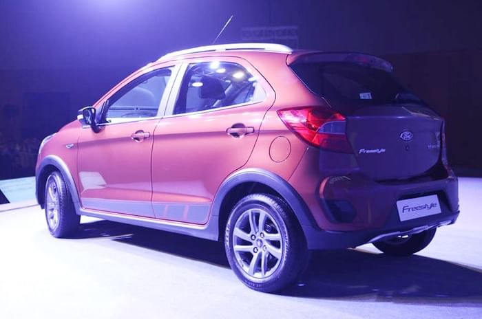 2018 Ford Freestyle cross-hatch revealed