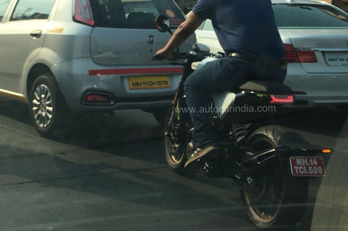 Husqvarna Svartpilen 401, Vitpilen 401 spotted in India