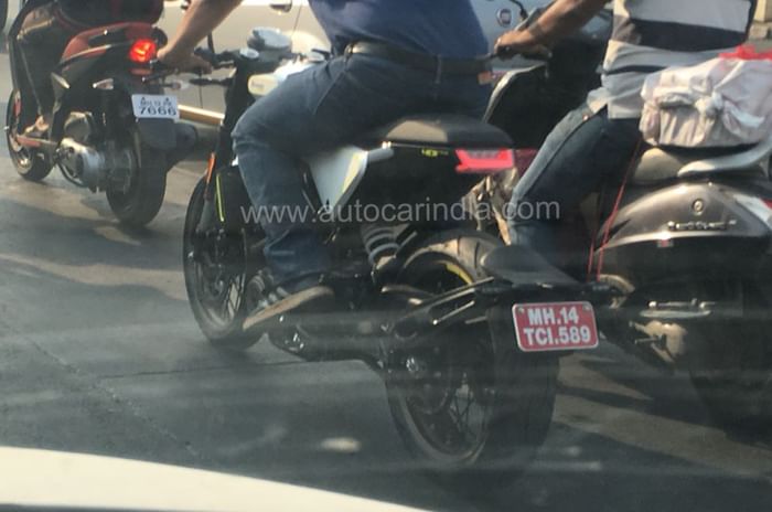 Husqvarna Svartpilen 401, Vitpilen 401 spotted in India