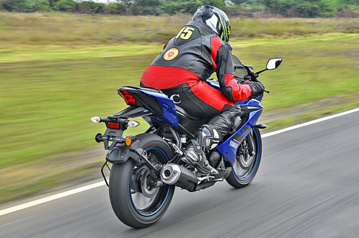 2018 Yamaha YZF-R15 V3.0 review, track ride 2018 Yamaha YZF-R15 V3.0 review, track ride