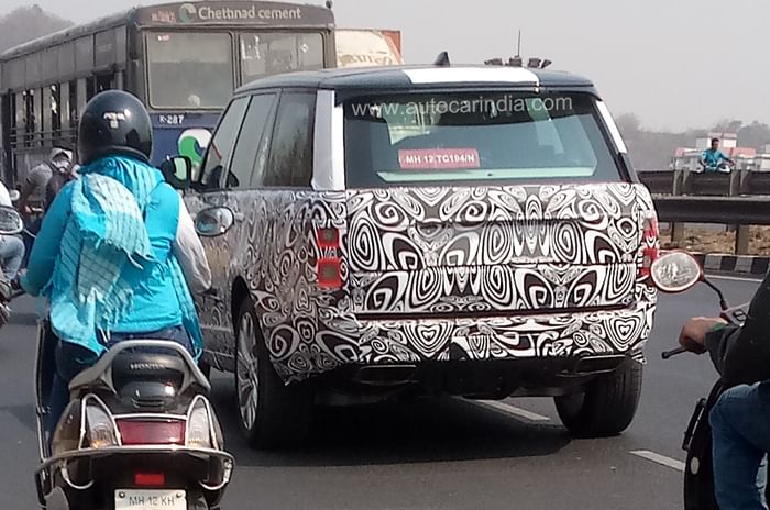 2018 Range Rover facelift spied near Pune