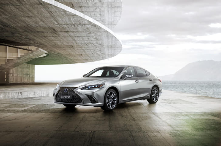 New Lexus ES sedan revealed in Beijing