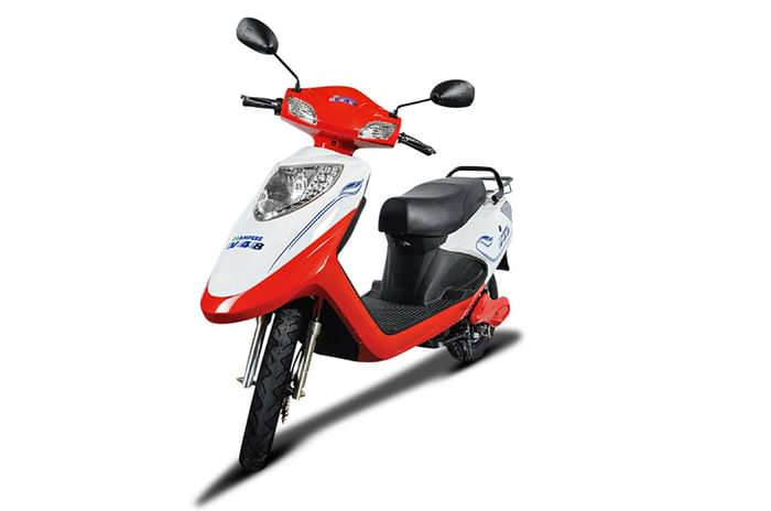 Ampere Vehicles launches new e-scooters, lithium-ion charger