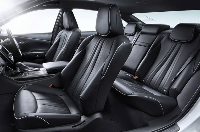 2018 Toyota Crown revealed