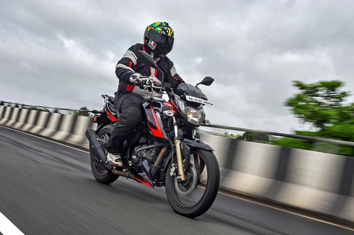2018 TVS Apache RTR 200 4V Race Edition 2.0 review, test ride 2018 TVS Apache RTR 200 4V Race Edition 2.0 review, test ride