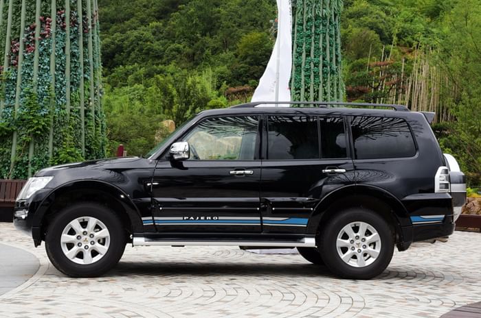 Mitsubishi Montero (Pajero) gets another facelift