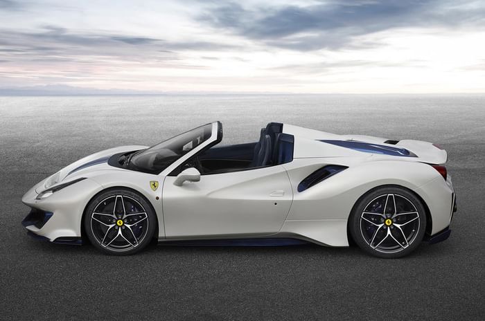 Ferrari 488 Pista Spider revealed at Pebble Beach