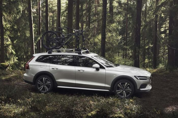 Volvo V60 Cross Country revealed
