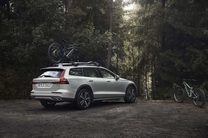Volvo V60 Cross Country revealed