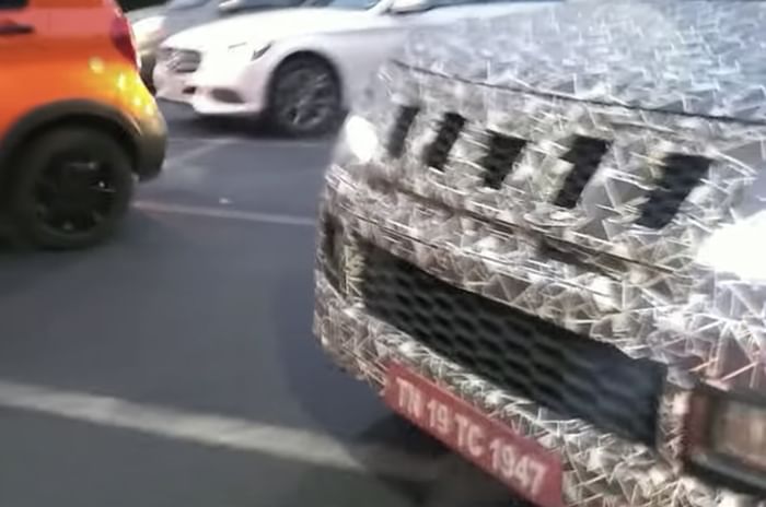 Mahindra TUV300 facelift spied