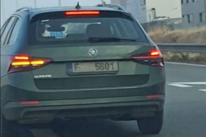 Skoda Superb facelift begins testing