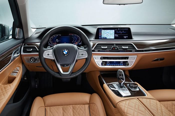 2019 BMW 7 Series revealed