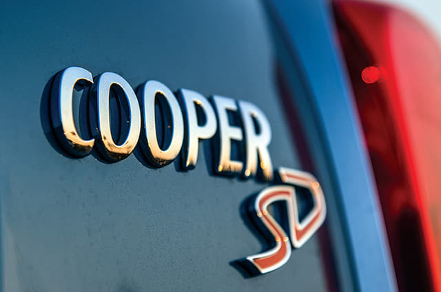 Mini Countryman vs Volvo XC40 comparison