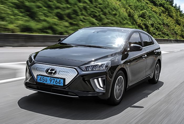 Hyundai Ioniq review, test drive Hyundai Ioniq review, test drive