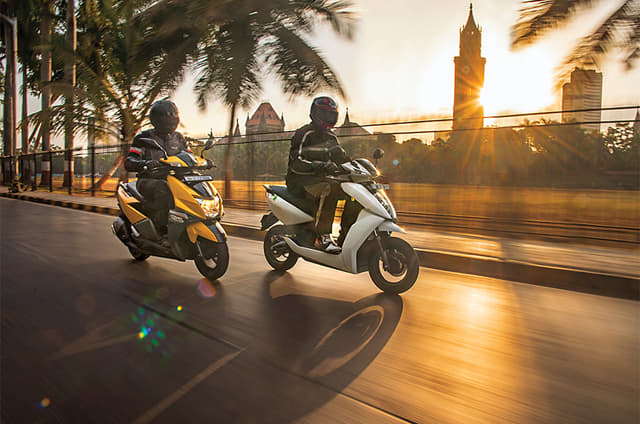 TVS Ntorq 125 vs Ather 450 comparison