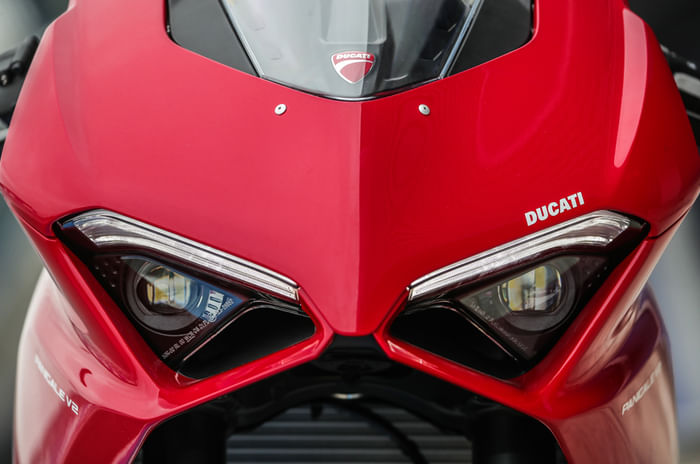 Ducati Panigale V2 review, test ride Ducati Panigale V2 review, test ride