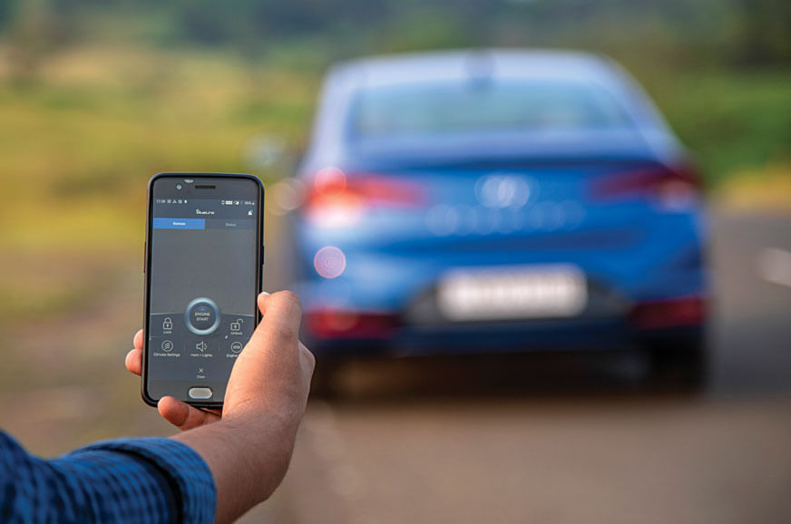 2019 Elantra vs Civic vs Octavia comparison - Image 2