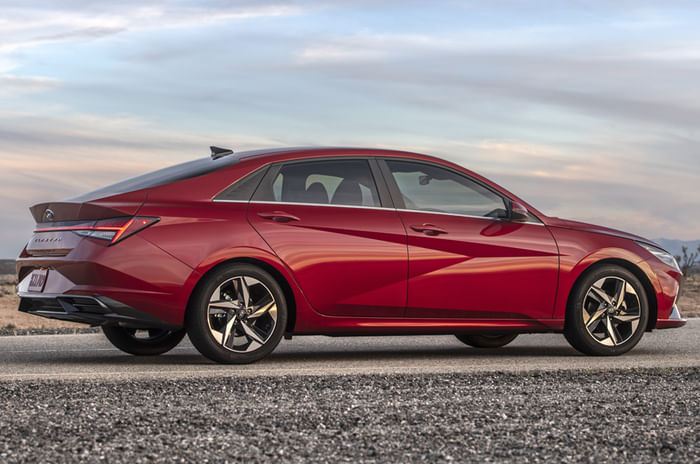2021 Hyundai Elantra debuts with bold new design