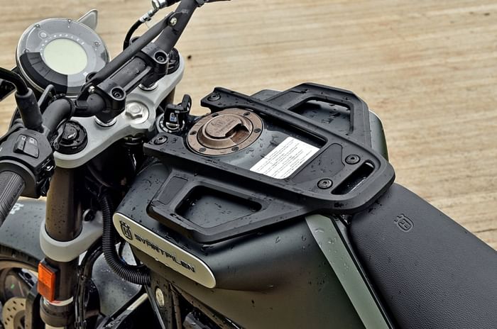 Husqvarna Svartpilen 250, Vitpilen 250 review, test ride Husqvarna Svartpilen 250, Vitpilen 250 review, test ride