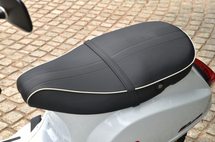 2020 Vespa Racing Sixties review, test ride 2020 Vespa Racing Sixties review, test ride