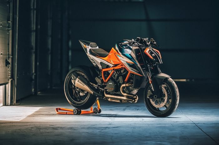 KTM 1290 Super Duke RR revealed, has 1:1 power-to-weight ratio