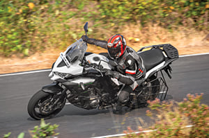 Pot D'échappement SBK Noir Pour Kawasaki Versys 1000 - Marque LeoVince - Qualité Son Et Performance